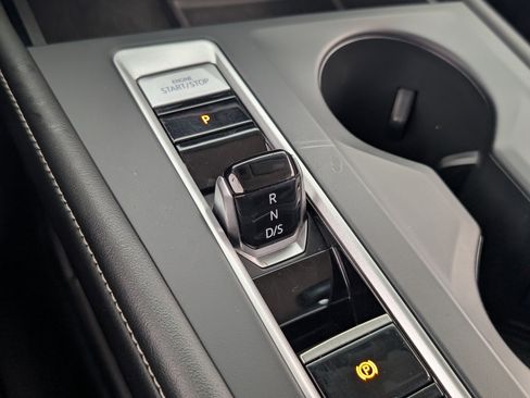 Used 2024 Volkswagen Atlas SE image 31