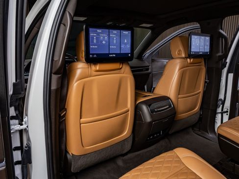 Used 2021 Cadillac Escalade ESV Sport w/ Driver Assist Tech Package image 35