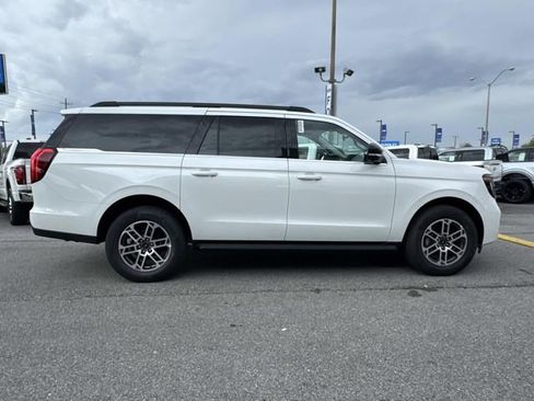 New 2026 Ford Expedition Max Active image 4