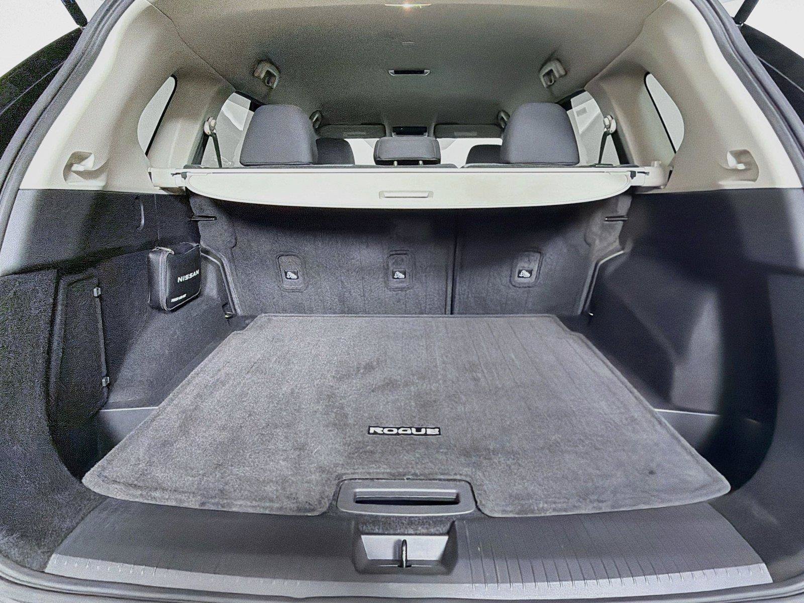 Used 2023 Nissan Rogue SV AWD/4WD image 14