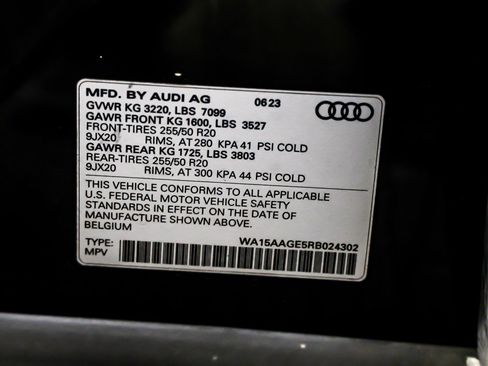 Used 2024 Audi Q8 e-tron Premium Plus image 25