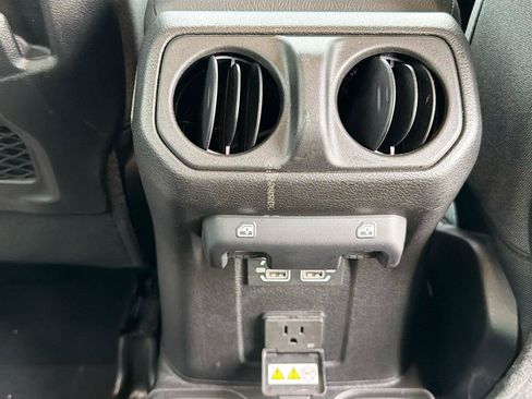 Used 2024 Jeep Wrangler Unlimited Rubicon AWD/4WD image 20