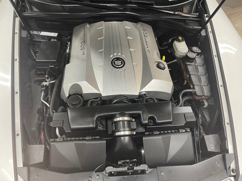 Used 2006 Cadillac XLR RWD image 29