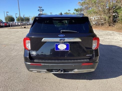 Used 2021 Ford Explorer XLT w/ Equipment Group 202A image 8