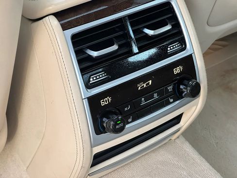 Used 2019 BMW 740i w/ Executive Package RWD image 19