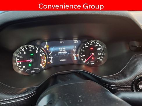 Used 2024 Jeep Compass Latitude w/ Sun and Sound Group AWD/4WD image 9