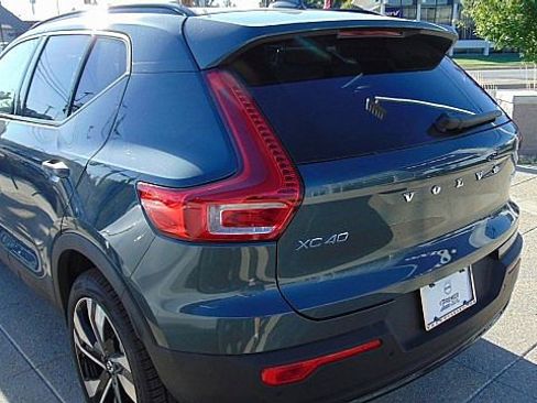 New 2026 Volvo XC40 B5 Ultra w/ Climate Package image 10