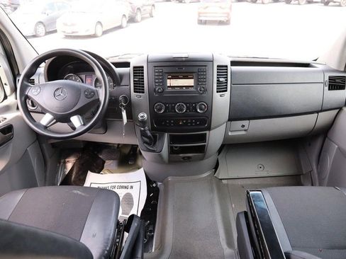 Used 2015 Mercedes-Benz Sprinter 2500 image 22