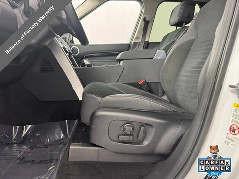 Used 2023 Land Rover Discovery S AWD/4WD image 13