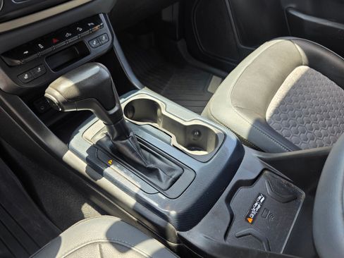 Used 2019 Chevrolet Colorado Z71 AWD/4WD image 19