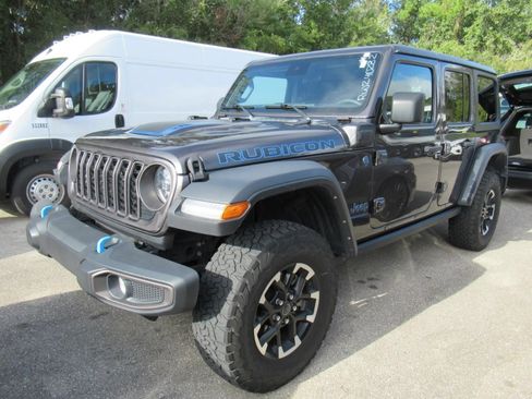 Used 2024 Jeep Wrangler Unlimited Rubicon 4xe AWD/4WD image 2