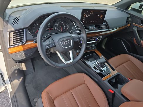 Used 2023 Audi Q5 2.0T Premium w/ Convenience Package AWD/4WD image 16
