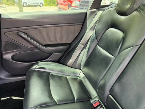 Used 2019 Tesla Model 3 Standard Range Plus image 19