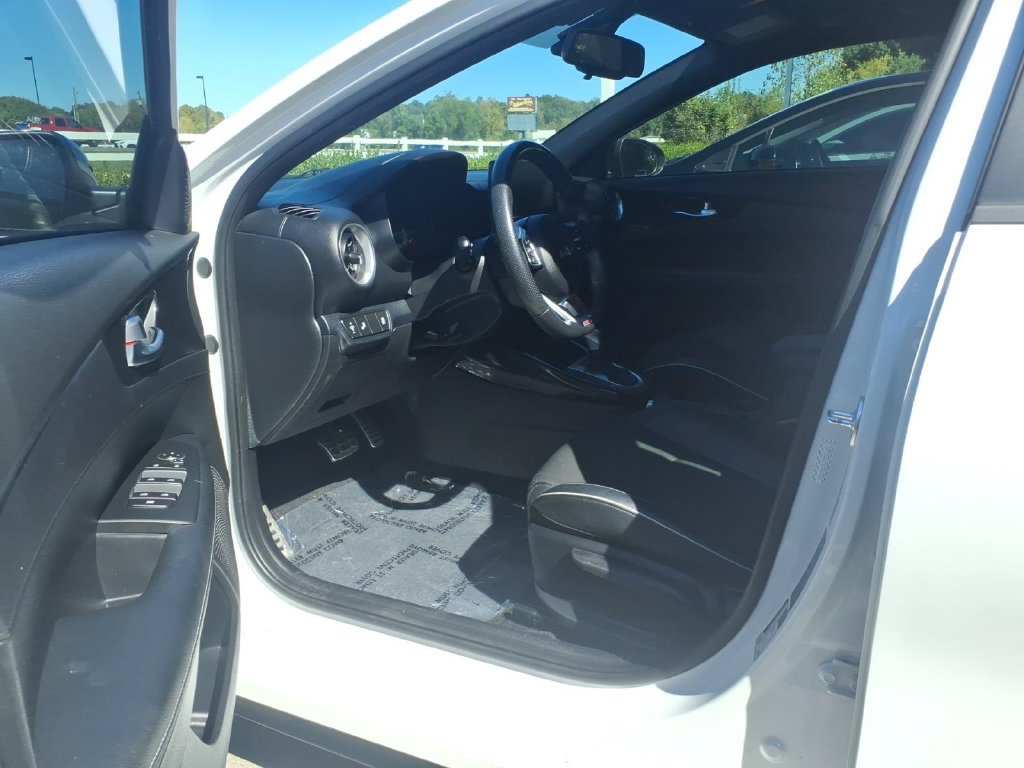Used 2022 Kia Forte GT-Line FWD image 6