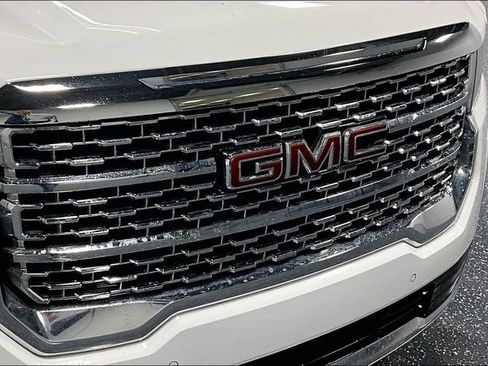 Used 2023 GMC Acadia Denali image 29