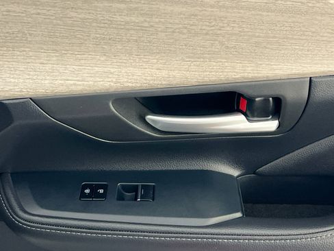 Used 2024 Toyota Grand Highlander Limited image 32