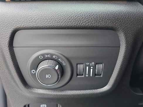 New 2025 Jeep Grand Cherokee Limited image 25