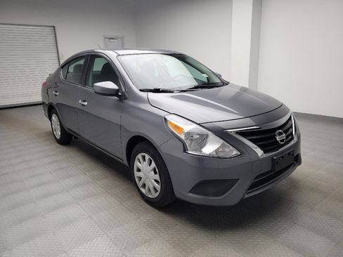 Used 2018 Nissan Versa SV FWD image 13