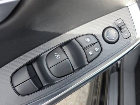 New 2025 Nissan Sentra SR w/ Midnight Edition image 12