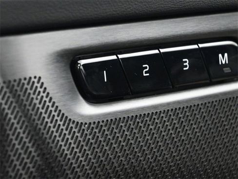 New 2026 Volvo XC90 B6 Plus w/ Protection Package Premier image 31