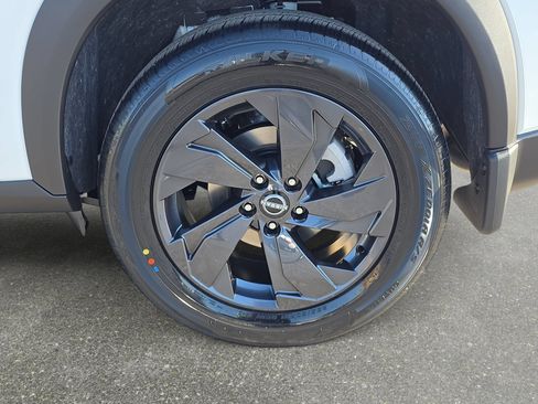 New 2026 Nissan Rogue SV w/ Cold Weather Package FWD image 30
