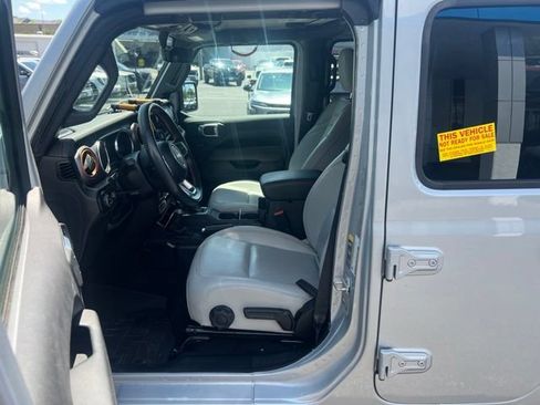 Used 2023 Jeep Gladiator Mojave w/ Cold Weather Group AWD/4WD image 20