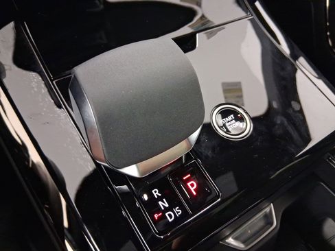 New 2025 Land Rover Range Rover Sport Dynamic SE image 17