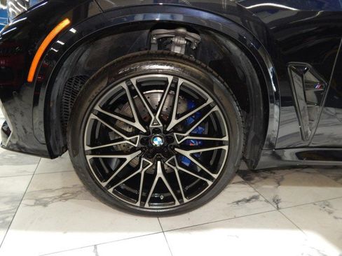 Used 2021 BMW X5 M image 11