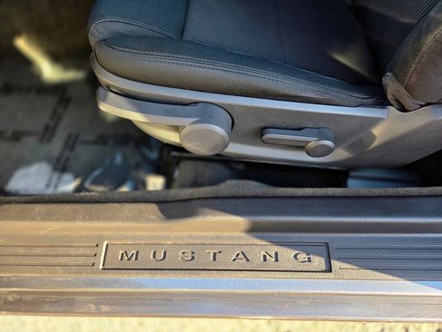 Used 2013 Ford Mustang Coupe RWD image 31