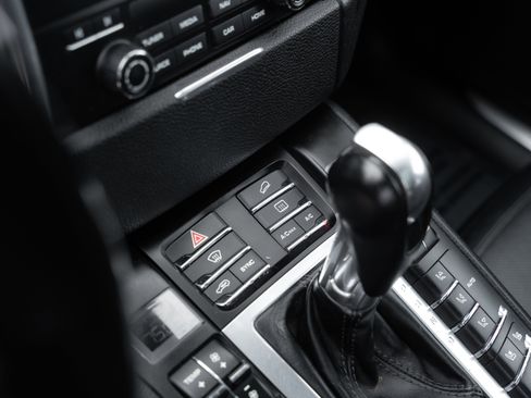 Used 2018 Porsche Macan S image 14