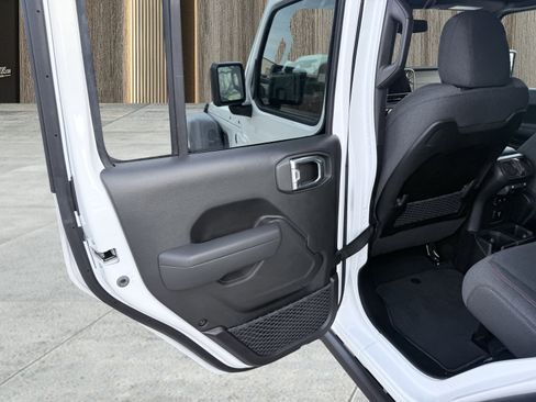 Used 2026 Jeep Wrangler Unlimited Rubicon image 59