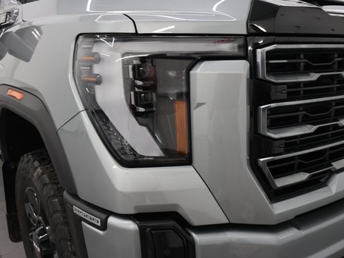 Used 2025 GMC Sierra 2500 AT4 w/ AT4 Premium Plus Package AWD/4WD image 29