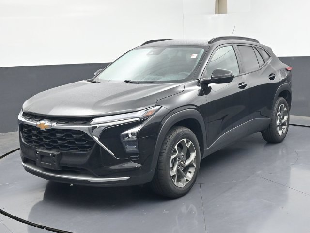 Used 2024 Chevrolet Trax LT FWD image 1