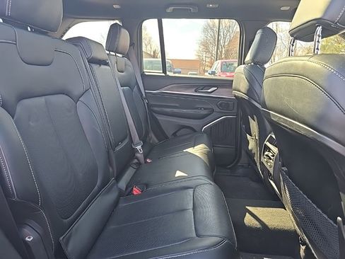 Used 2023 Jeep Grand Cherokee Overland image 10