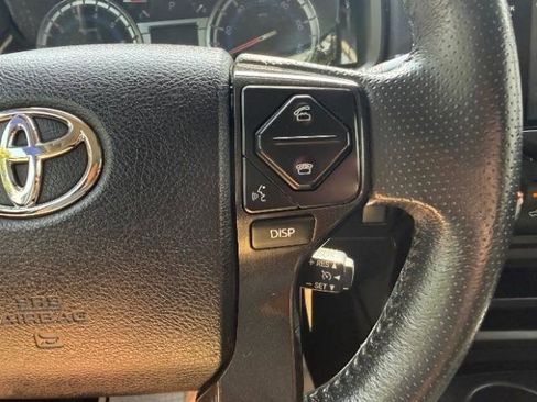 Used 2019 Toyota 4Runner TRD Off-Road AWD/4WD image 28
