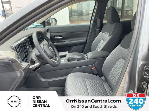 New 2026 Nissan Kicks SV w/ SV Premium Package AWD/4WD image 17