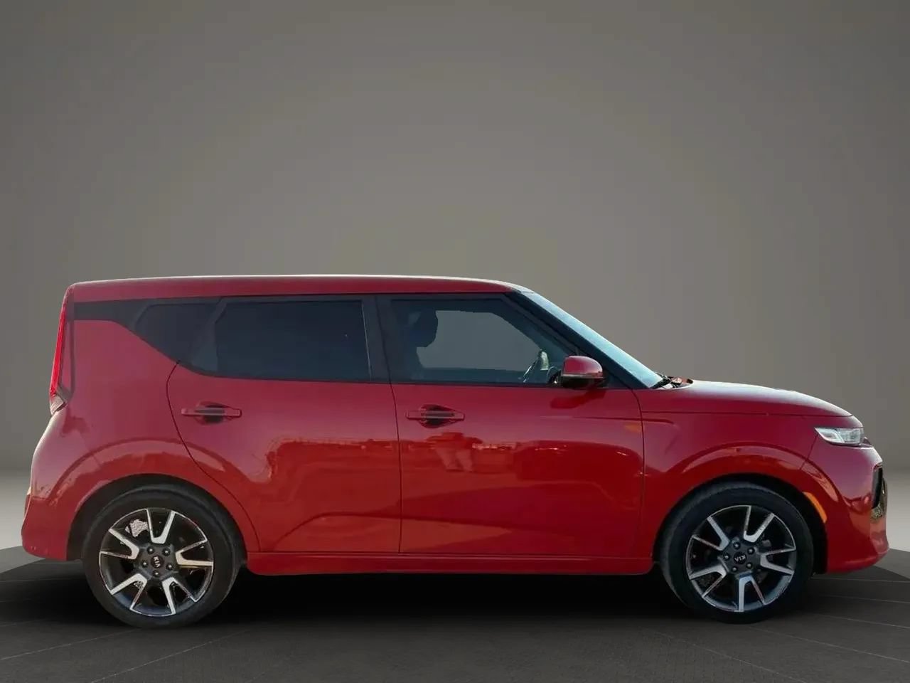 Used 2020 Kia Soul GT-Line w/ GT 2.0L Power Sunroof Package FWD image 6
