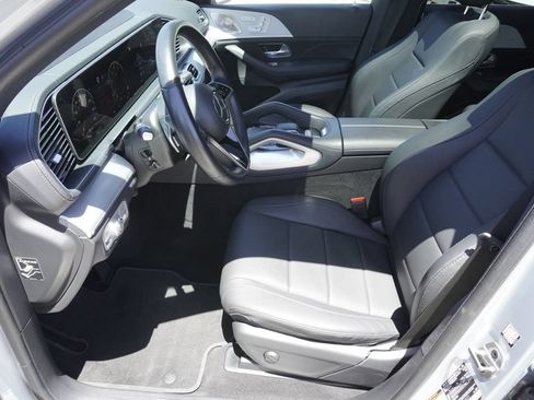 Used 2025 Mercedes-Benz GLS 450 4MATIC image 19
