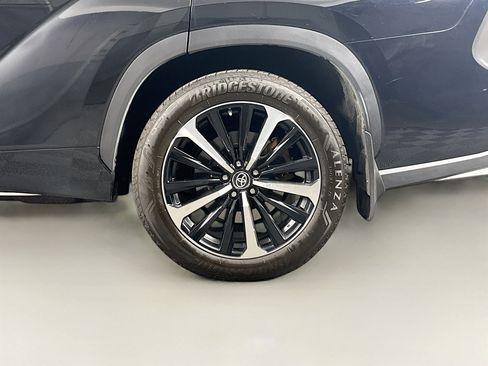 Used 2022 Toyota Highlander XSE image 21