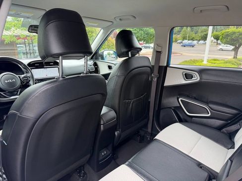 Used 2023 Kia Soul GT-Line FWD image 30