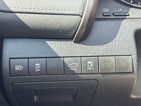 Used 2022 Toyota Camry SE w/ Convenience Package image 23