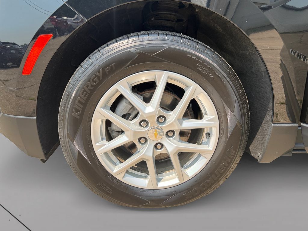Used 2022 Chevrolet Equinox LT AWD/4WD image 16