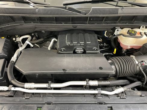 Certified 2023 Chevrolet Silverado 1500 Custom w/ 2.7L Blackout Package AWD/4WD image 41