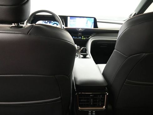 Used 2025 Toyota Crown Platinum image 12