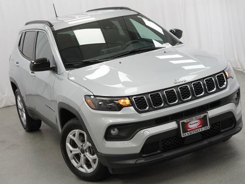 Certified 2025 Jeep Compass Latitude w/ Convenience Group image 8