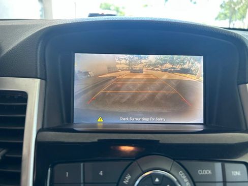 Used 2016 Chevrolet Cruze LT w/ Sun, Sound and Sport Package FWD image 10
