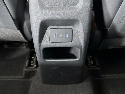 Used 2024 Hyundai Venue Limited image 26