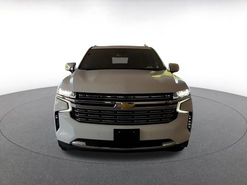 Used 2023 Chevrolet Suburban Premier RWD image 4