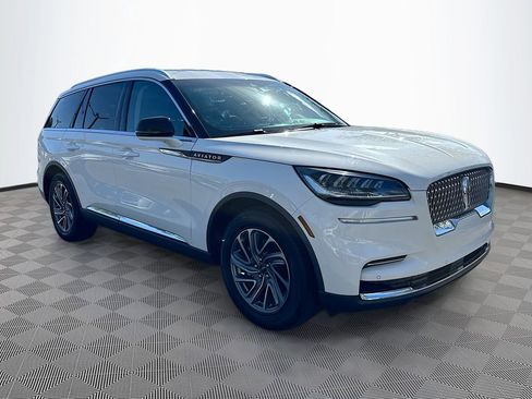 Used 2023 Lincoln Aviator Standard image 4