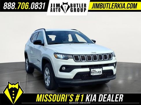 Used 2024 Jeep Compass Latitude image 24